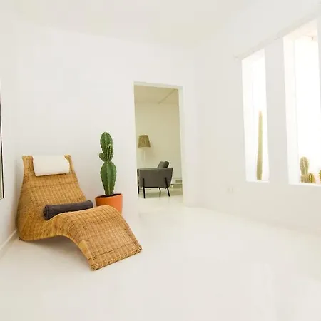Casa Artevista - By Az וילה *