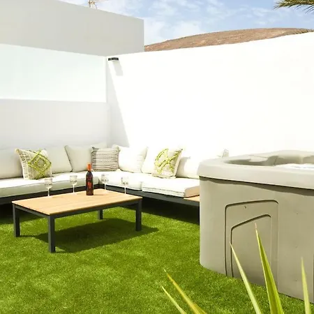 Casa Artevista - By Az וילה Tabayesco